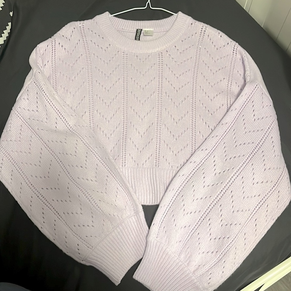 NWOT Lilac Cropped Lightweight Sweater